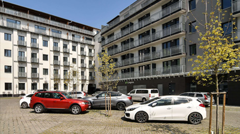 eFi Palace - pohled ze dvora